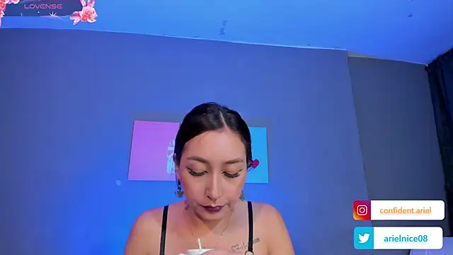 ariel35 online show from February 2025 01:23:02 AM