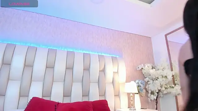 Rebeca jones online show from February 2025 01:11:01 PM