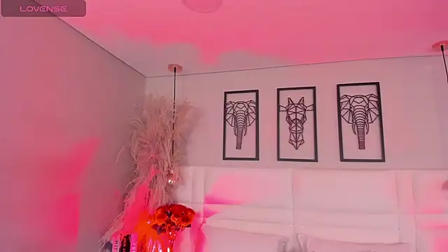 Rebeca jones online show from November 2025 12:26:01 PM