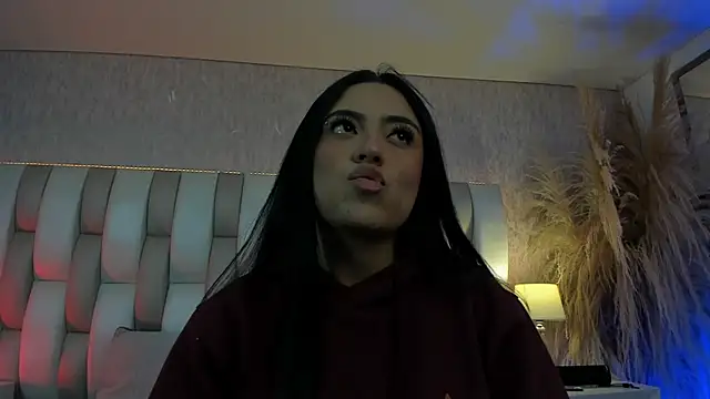 Snapshot of Rebeca_jones chatting on July 2026 01:05:01 PM Rebeca jones online show from July 2026 01:05:01 PM
