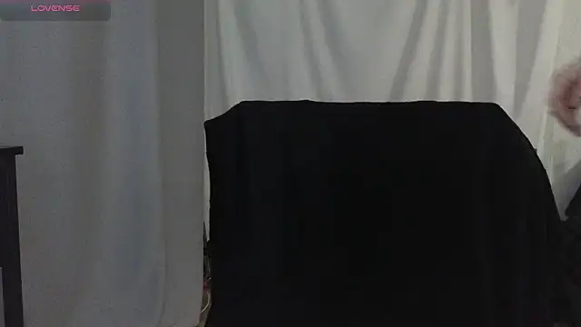 Mia G0ld online show from January 2026 04:12:02 PM