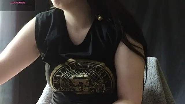 Mia G0ld online show from April 2026 12:39:01 PM