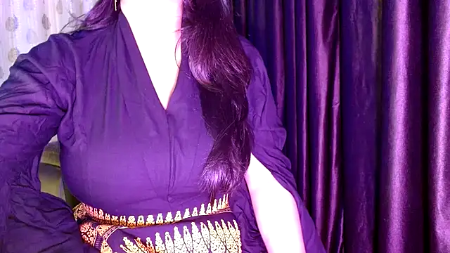 janifer001 online show from November 2025 05:18:01 PM