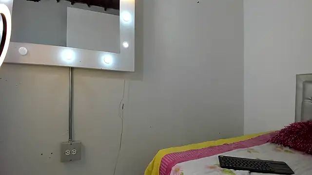 SEXXYLATINCOUPLE1 online show from December 2025 10:13:01 AM