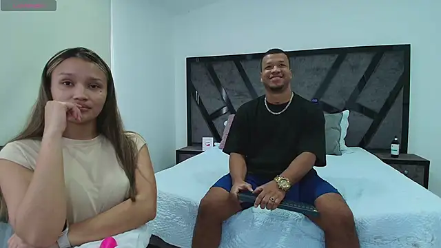 Snapshot of AnnieAndStefan chatting on March 2025 12:46:01 PM AnnieAndStefan online show from March 2025 12:46:01 PM