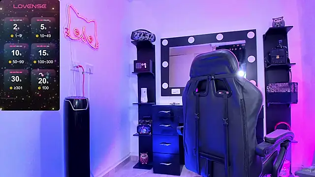 Snapshot of miss_kitty chatting on October 2025 12:43:02 AM miss kitty online show from October 2025 12:43:02 AM