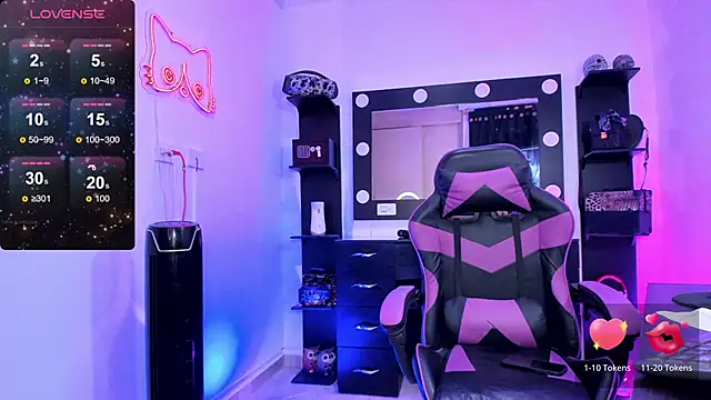 Snapshot of miss_kitty chatting on November 2025 11:54:02 PM miss kitty online show from November 2025 11:54:02 PM