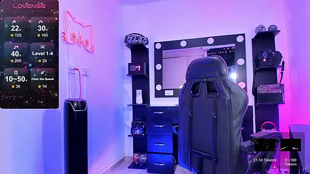 Snapshot of miss_kitty chatting on November 2025 01:27:02 AM miss kitty online show from November 2025 01:27:02 AM