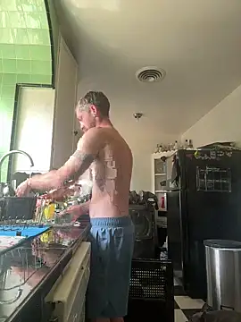 mandjpuff2 online show from September 2025 07:25:02 PM