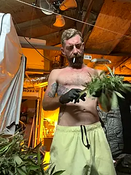 mandjpuff2 online show from September 2025 06:28:02 AM