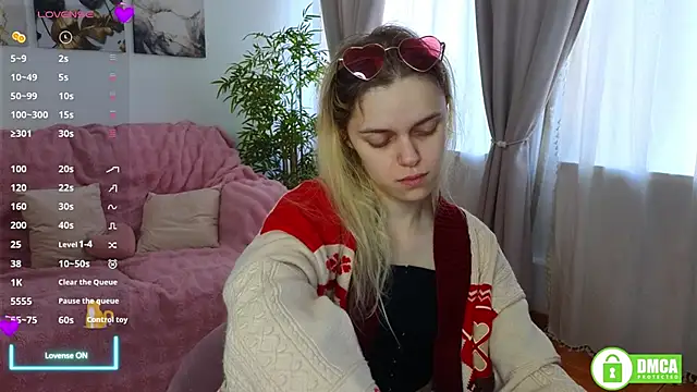 lady bellaa online show from October 2025 06:47:01 AM