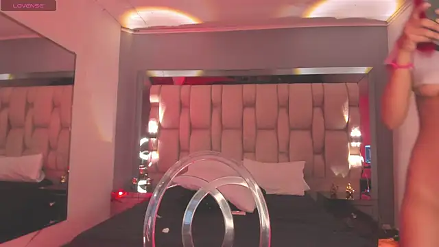 Emmily Savage online show from February 2025 07:07:01 AM