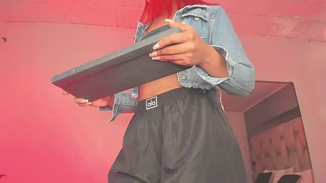 Emmily Savage online show from February 2025 10:27:02 AM