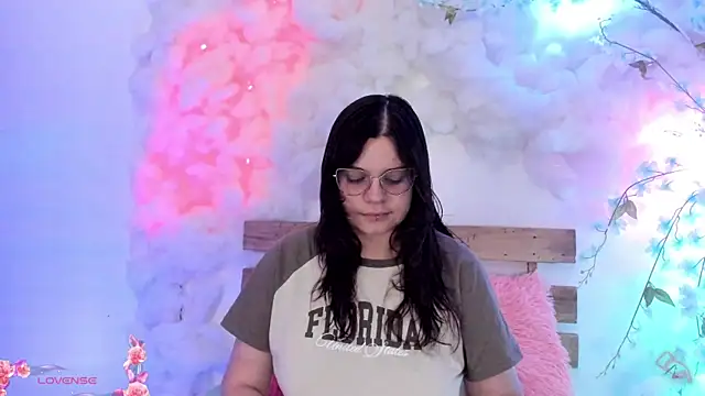 Mey moon online show from February 2025 10:54:01 PM