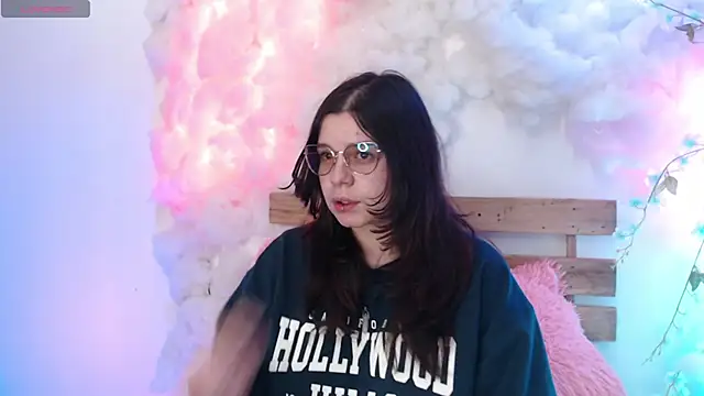 Mey moon online show from February 2025 12:10:01 AM