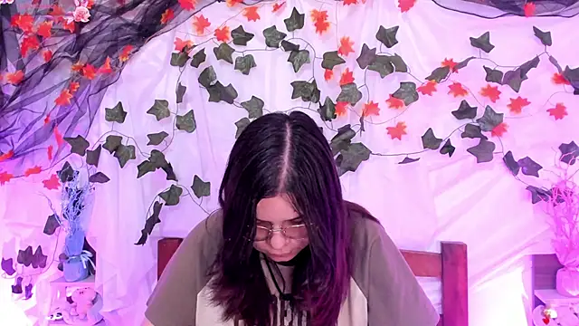 Mey moon online show from February 2025 06:02:02 PM