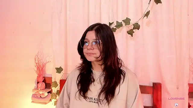 Mey moon online show from February 2025 08:22:01 PM