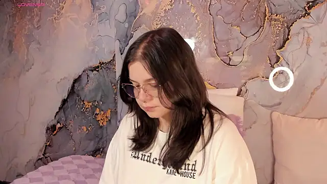 Mey moon online show from February 2026 04:24:01 AM