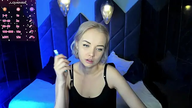 StephanieSweety online show from February 2025 02:38:01 PM