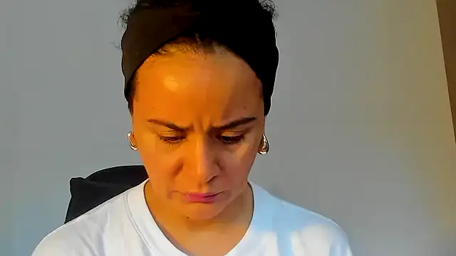 Sami Hotie1 online show from November 2025 10:01:01 PM