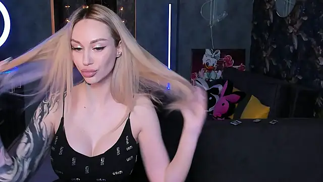 Snapshot of Blckmirrorr chatting on December 2025 10:35:01 AM Blckmirrorr online show from December 2025 10:35:01 AM