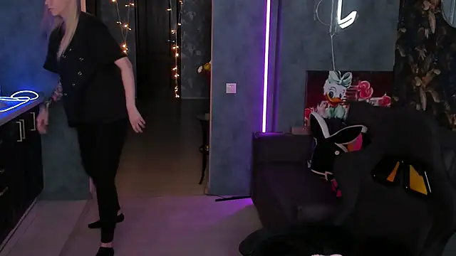 Snapshot of Blckmirrorr chatting on February 2026 12:32:02 PM Blckmirrorr online show from February 2026 12:32:02 PM