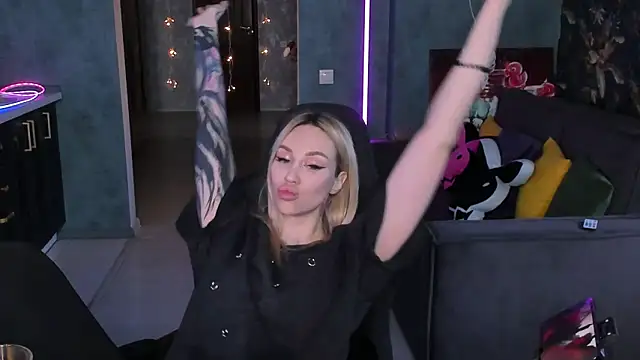 Snapshot of Blckmirrorr chatting on February 2026 04:29:01 AM Blckmirrorr online show from February 2026 04:29:01 AM