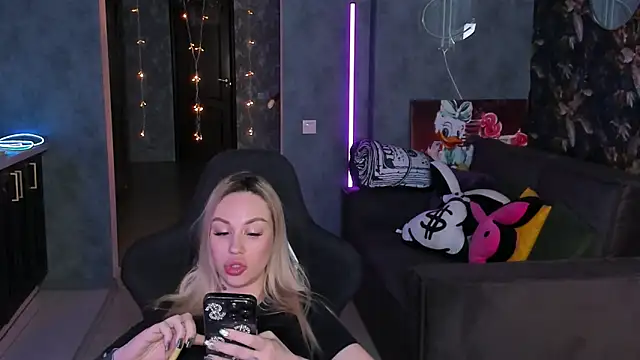 Snapshot of Blckmirrorr chatting on March 2026 06:55:01 PM Blckmirrorr online show from March 2026 06:55:01 PM