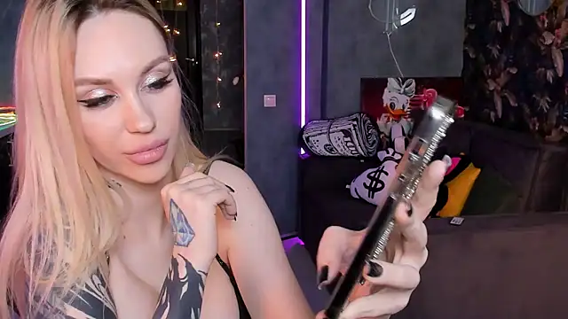 Snapshot of Blckmirrorr chatting on March 2026 12:00:02 AM Blckmirrorr online show from March 2026 12:00:02 AM