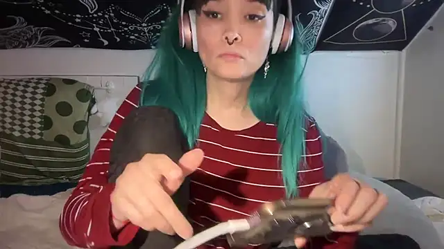 FRRANNKIE online show from February 2025 01:51:01 PM