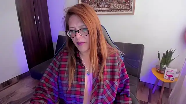 Snapshot of Ivette_Shaira chatting on September 2025 12:10:01 PM Ivette Shaira online show from September 2025 12:10:01 PM