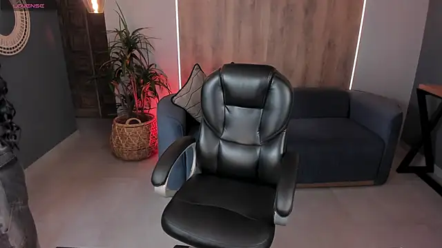 MileyCruz  online show from September 2025 07:35:01 PM