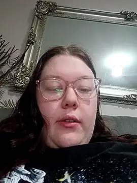 Sexycurvyemilyy online show from November 2025 06:40:01 PM