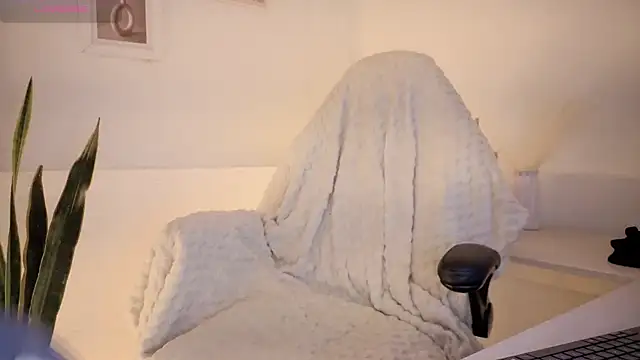 NebetColin online show from March 2026 07:57:01 PM