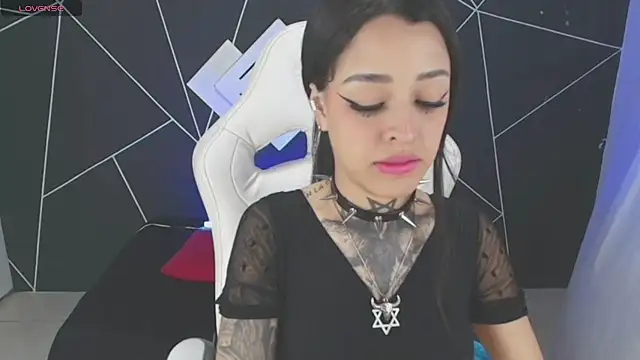 farichell online show from November 2025 09:47:01 PM