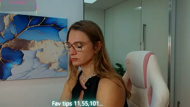 Snapshot of Milf_Tea chatting on June 2026 09:41:01 AM Milf Tea online show from June 2026 09:41:01 AM