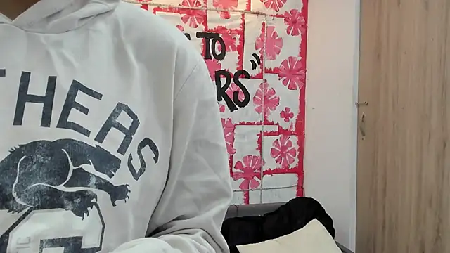 Mhelanny2 online show from March 2025 10:10:01 PM