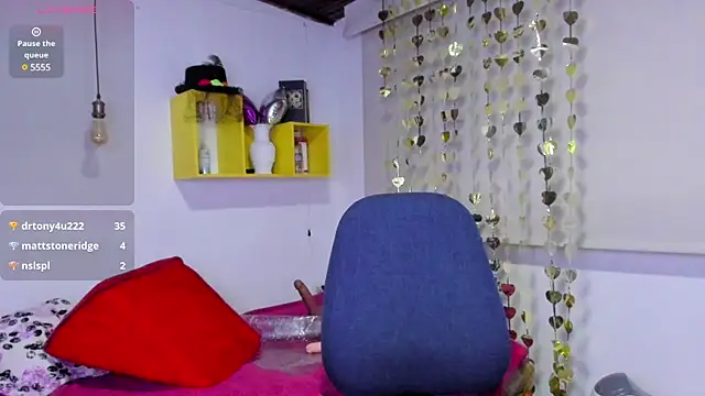 Snapshot of yasmin_goldenst chatting on January 2025 10:40:02 PM yasmin goldenst online show from January 2025 10:40:02 PM