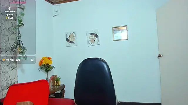 Snapshot of yasmin_goldenst chatting on February 2025 07:56:02 PM yasmin goldenst online show from February 2025 07:56:02 PM