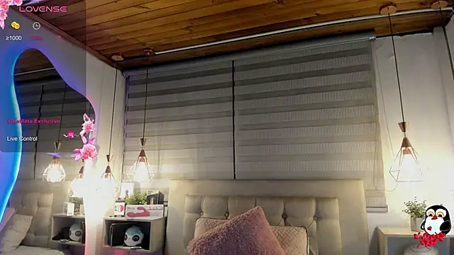 cristal  hot 1 online show from February 2026 05:01:02 AM