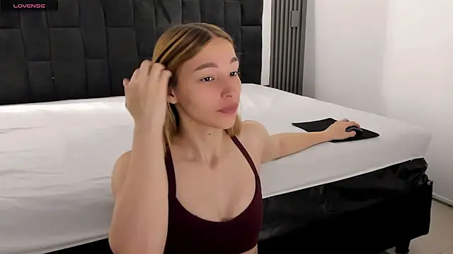 WhiteSun 01 online show from November 2025 12:22:02 PM