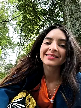 Sam Sara online show from November 2025 06:07:01 PM