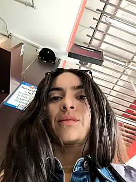 Sam Sara online show from December 2025 03:42:01 PM