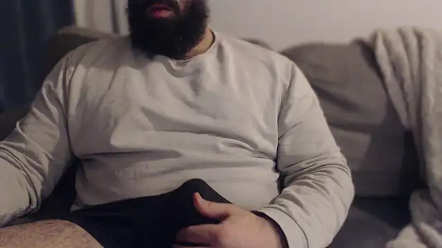 hugemachohandsome online show from December 2025 10:18:02 PM