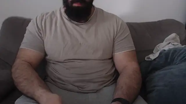 Snapshot of hugemachohandsome chatting on April 2026 05:47:01 AM hugemachohandsome online show from April 2026 05:47:01 AM