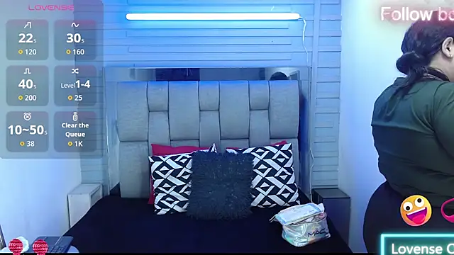 evelin zaens online show from September 2025 03:17:01 AM