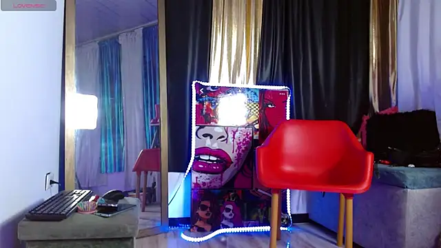 LatexDevil Blondie online show from December 2024 10:57:02 PM