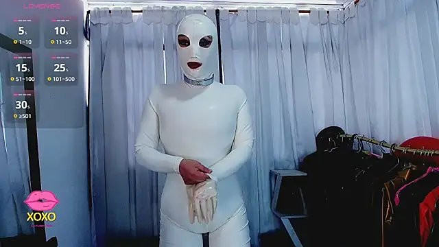 Snapshot of LatexDevil_Blondie chatting on March 2026 01:49:02 PM LatexDevil Blondie online show from March 2026 01:49:02 PM