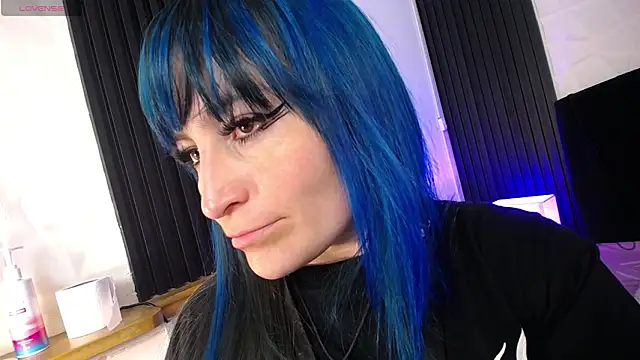 Snapshot of alicia_moom chatting on January 2025 10:45:01 PM alicia moom online show from January 2025 10:45:01 PM