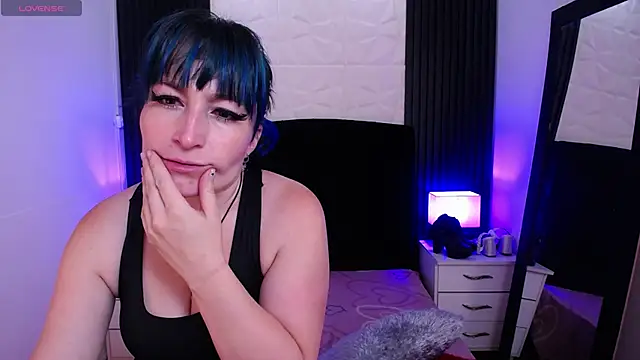 Snapshot of alicia_moom chatting on February 2025 07:55:01 PM alicia moom online show from February 2025 07:55:01 PM